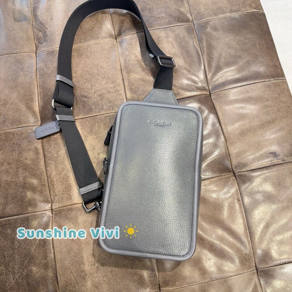 NWT Coach CY799 Sullivan Pack Leather QB/GRAPHITE